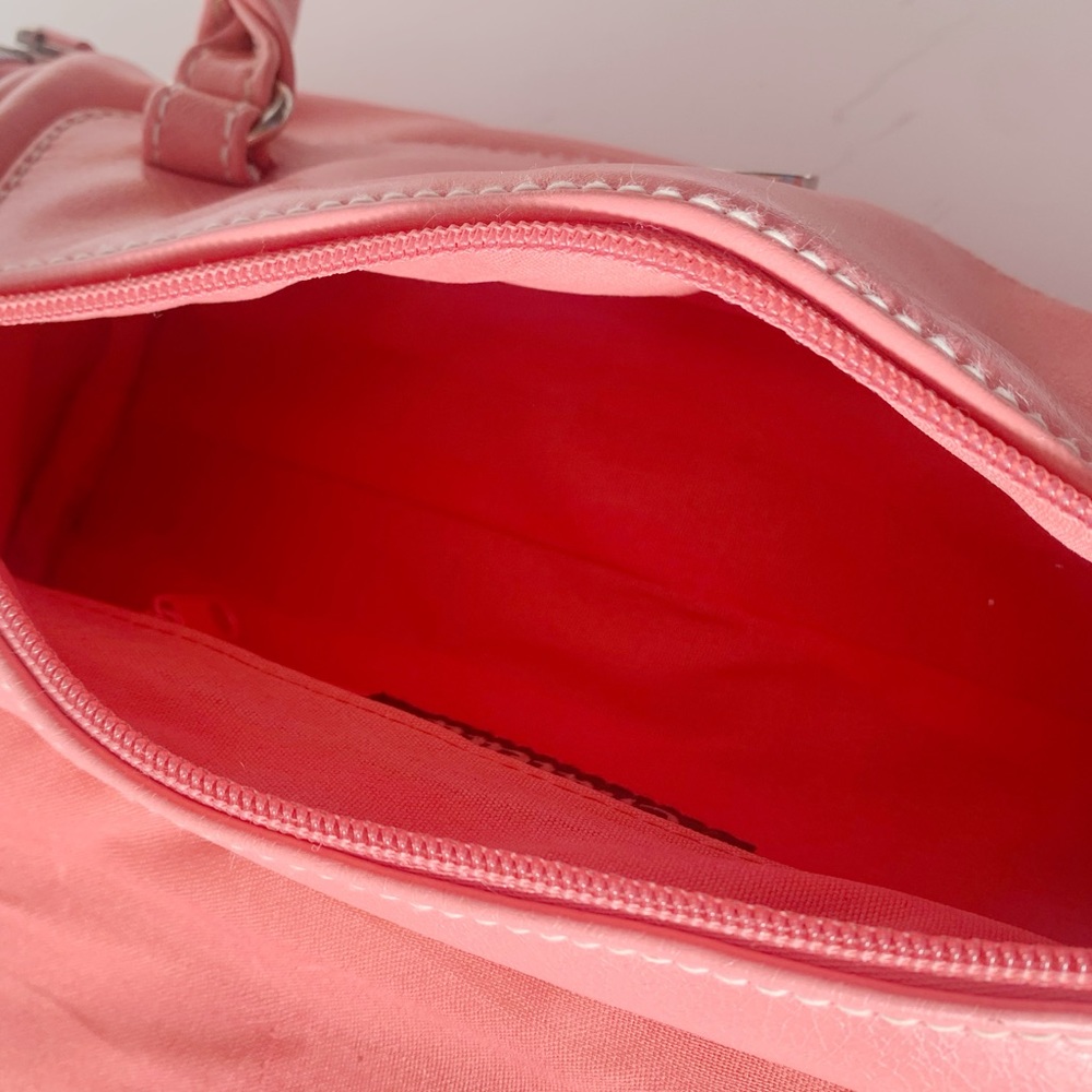 Y2K Pink Shoulder Bag with Silver Hardware - Picture 4 of 11